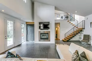 919 Knott Pl, Dallas, TX 75208 - Photo 3