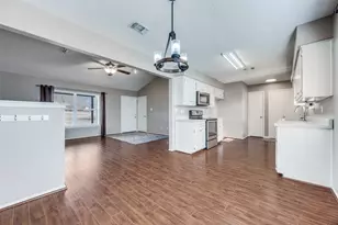 301 Pecan St, Tom Bean, TX 76273 - Photo 9