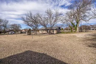 301 Pecan Street, Tom Bean, TX 76273 - Photo 21
