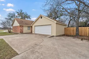 9101 Midway Dr, Woodway, TX 76712 - Photo 5