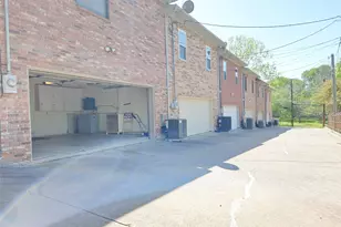 422 W Oak St, Weatherford, TX 76086 - Photo 29