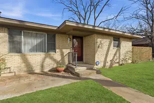 515 Pecan St, Collinsville, TX 76233 - Photo 5