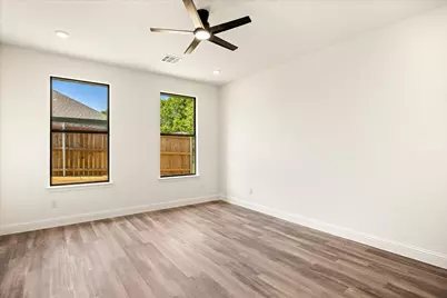 5915 Black Pine Circle, Granbury, TX 76048 - Photo 17