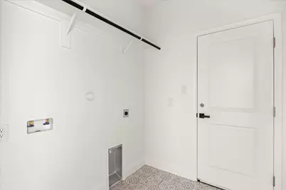 5915 Black Pine Circle, Granbury, TX 76048 - Photo 11