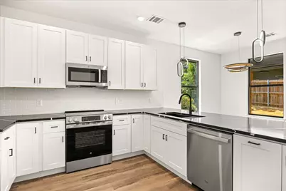 5915 Black Pine Circle, Granbury, TX 76048 - Photo 3