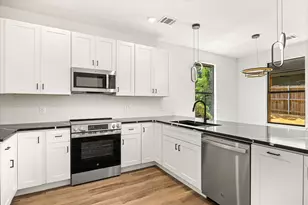 5915 Black Pine Cir, Granbury, TX 76048 - Photo 3