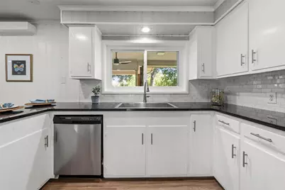 1701 Royal Oaks Drive, Waco, TX 76710 - Photo 17