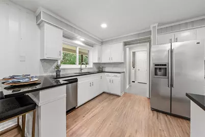 1701 Royal Oaks Drive, Waco, TX 76710 - Photo 13