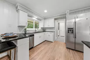 1701 Royal Oaks Dr, Waco, TX 76710 - Photo 13