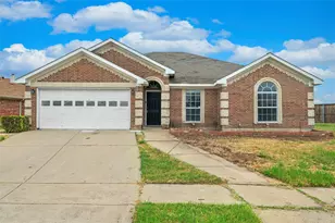 619 White Swan Dr, Arlington, TX 76002 - Photo 1