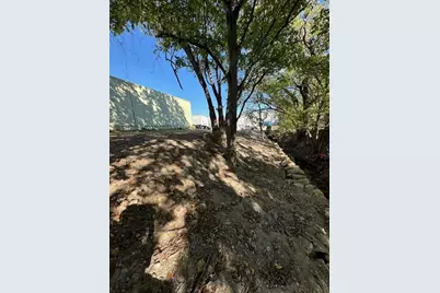 3232 S Jones Street, Fort Worth, TX 76110 - Photo 3