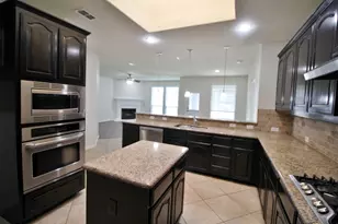 1205 Crest Ridge Dr, Glenn Heights, TX 75154 - Photo 5