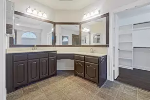 2831 Kate Ln, Grand Prairie, TX 75052 - Photo 17