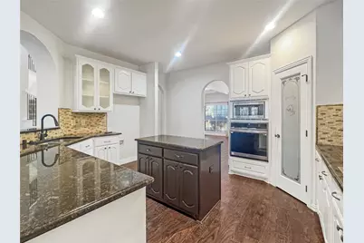 2831 Kate Lane, Grand Prairie, TX 75052 - Photo 11