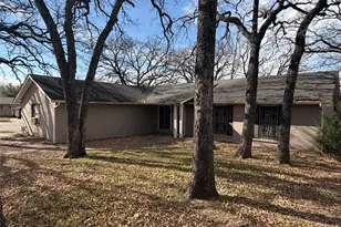 1412 Oxford St, Arlington, TX 76013 - Photo 3