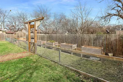 207 S College Street, McKinney, TX 75069 - Photo 13