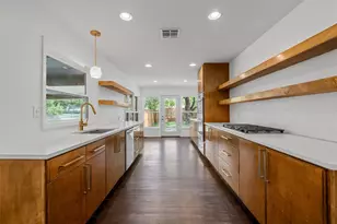 2625 Old Oaks Dr, Waco, TX 76710 - Photo 11