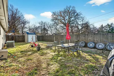 1001 S 4th Street, Bonham, TX 75418 - Photo 21