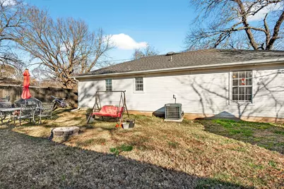 1001 S 4th Street, Bonham, TX 75418 - Photo 23