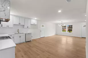 8124 Burroaks Dr, Dallas, TX 75217 - Photo 15