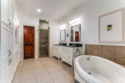 223 Wood Street #201, Grapevine, TX 76051 - Photo 21