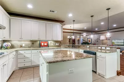 223 Wood Street #201, Grapevine, TX 76051 - Photo 13