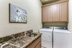 223 Wood St, Grapevine, TX 76051 - Photo 25