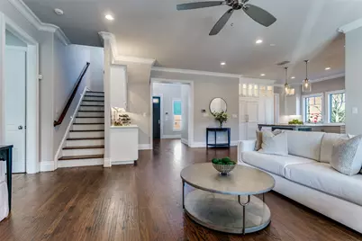 303 S Dooley Street, Grapevine, TX 76051 - Photo 7