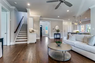 303 S Dooley St, Grapevine, TX 76051 - Photo 7