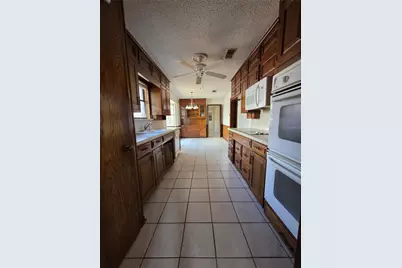 1115 Green River Trail, Cleburne, TX 76033 - Photo 7