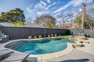 919 Stewart Dr, Dallas, TX 75208 - Photo 37