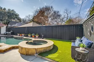 919 Stewart Dr, Dallas, TX 75208 - Photo 39