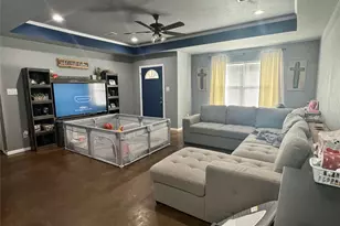 805 Clay St, Glen Rose, TX 76043 - Photo 3