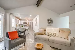 909 Jayellen Ct, Burleson, TX 76028 - Photo 3