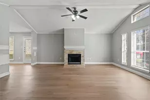 1116 Hidden Creek Dr, Mansfield, TX 76063 - Photo 5