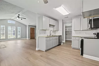 1116 Hidden Creek Drive, Mansfield, TX 76063 - Photo 9