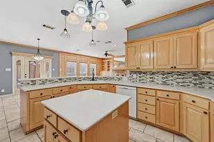 2210 Meadows Ln, Sherman, TX 75092 - Photo 9