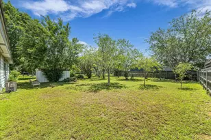 401 Ave I, Lacy Lakeview, TX 76705 - Photo 11