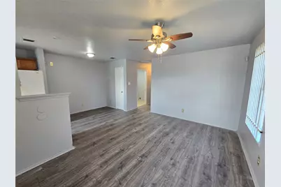 1439 E Robert Street, Fort Worth, TX 76104 - Photo 3