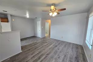 1439 E Robert St, Fort Worth, TX 76104 - Photo 3