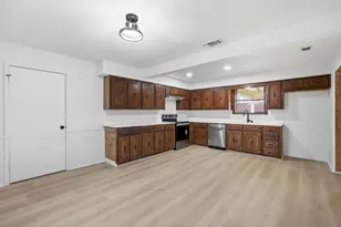 514 Dallas St, Italy, TX 76651 - Photo 13