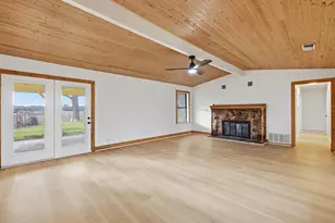 514 Dallas St, Italy, TX 76651 - Photo 9