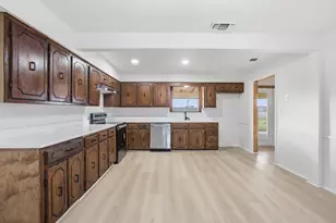 514 Dallas St, Italy, TX 76651 - Photo 11