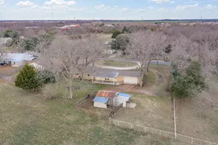 514 Dallas St, Italy, TX 76651 - Photo 33