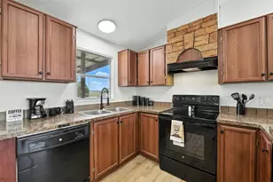 197 Pond Vw Dr, Decatur, TX 76234 - Photo 11