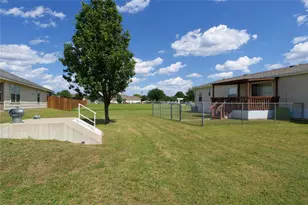 115 Candlewood Cir, Gainesville, TX 76240 - Photo 35