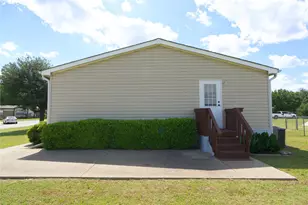 115 Candlewood Cir, Gainesville, TX 76240 - Photo 39