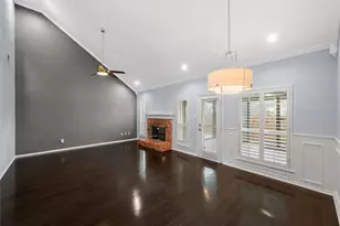 1819 Sandalwood Ln, Grapevine, TX 76051 - Photo 7