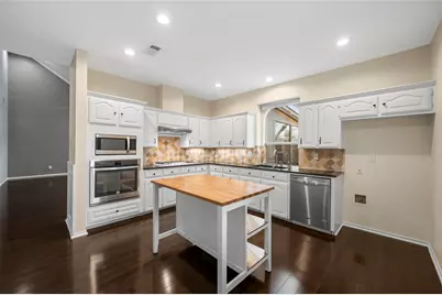 1819 Sandalwood Lane, Grapevine, TX 76051 - Photo 3