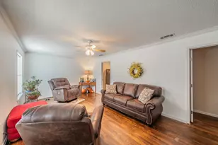 1205 Marshalldale Dr, Arlington, TX 76013 - Photo 3